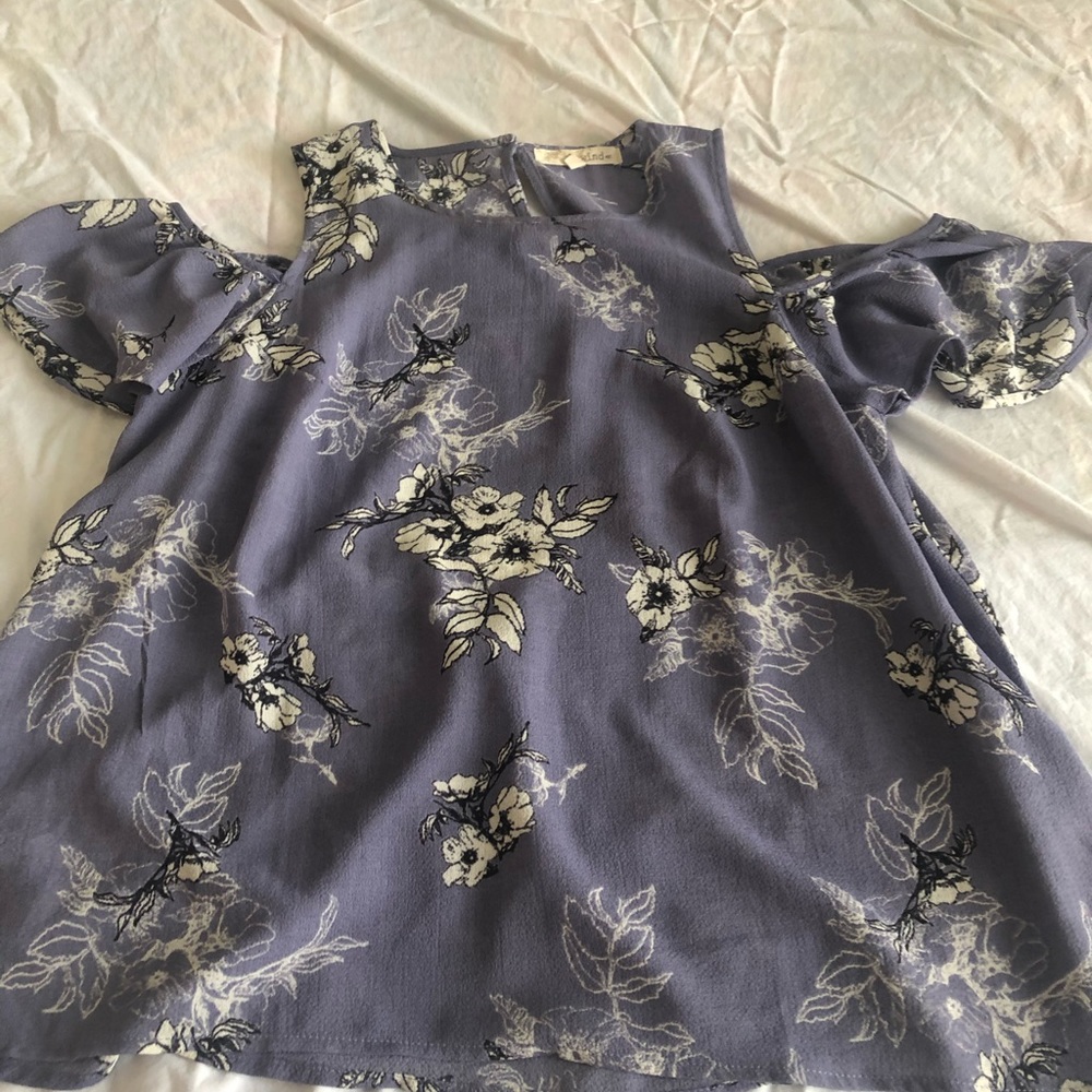 ❤️Cold shoulder blouse